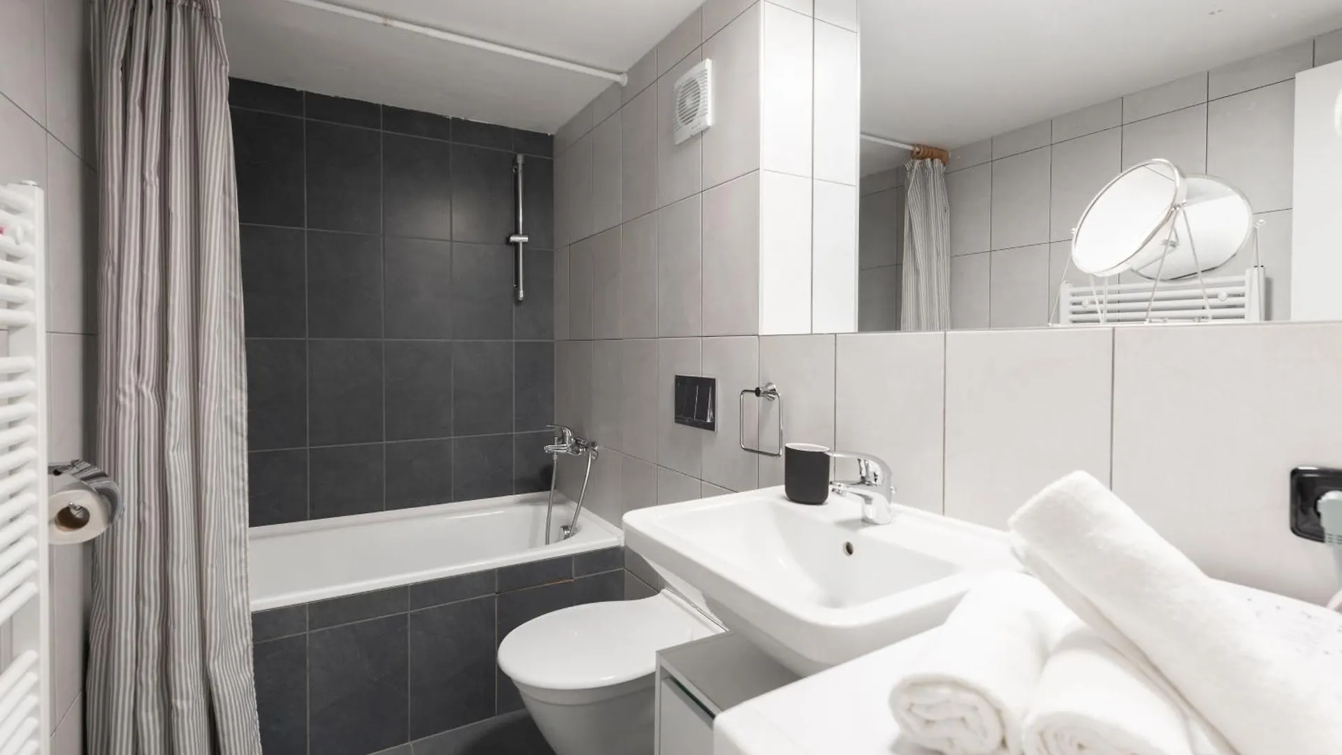 Loft Spacious Apartments In Prague