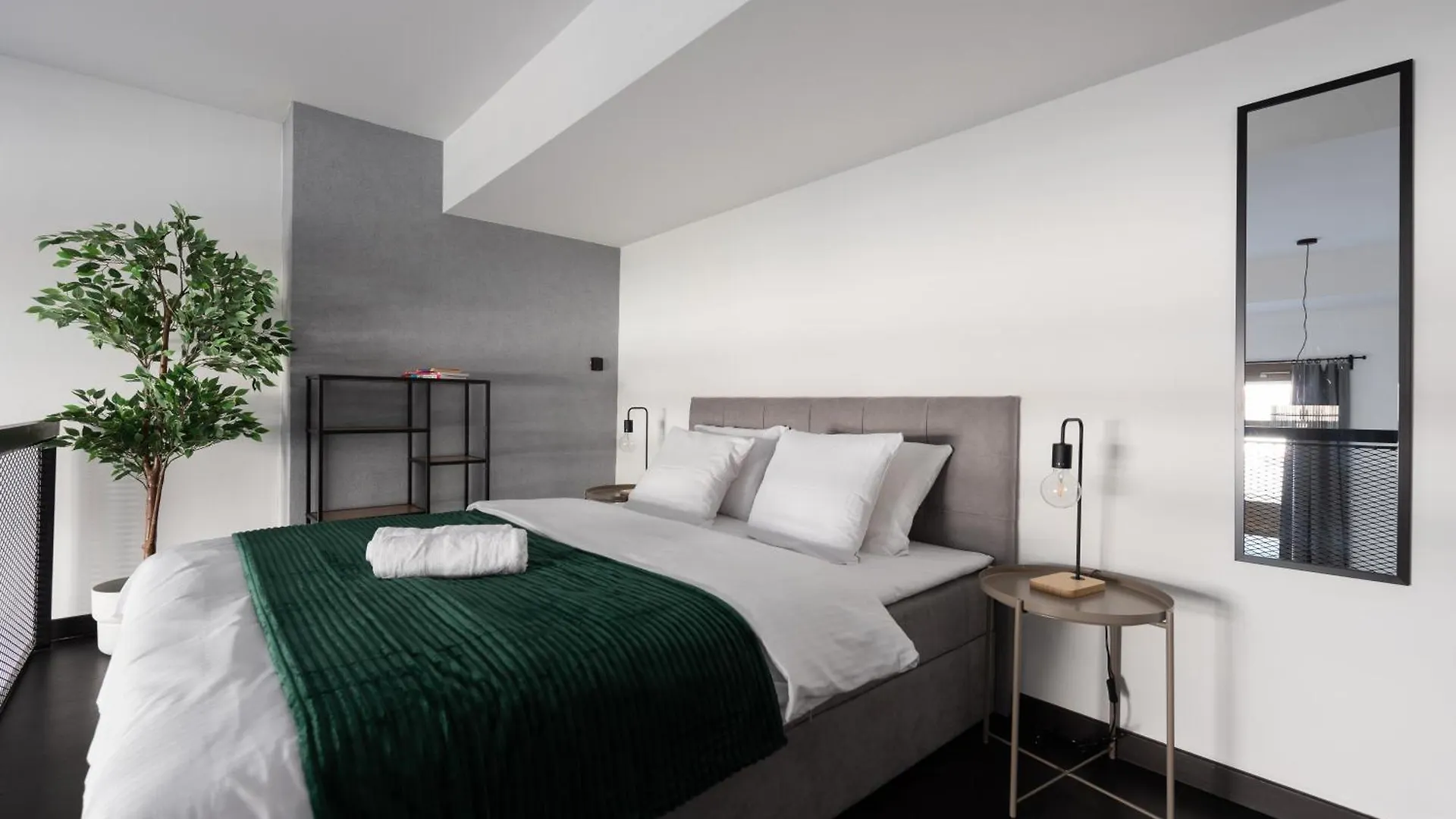 Loft Spacious Apartments In Prague