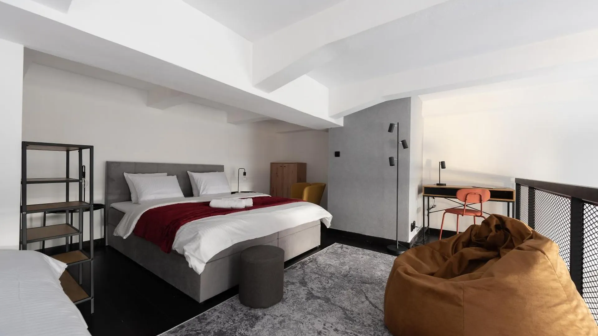 Loft Spacious Apartments In Prague