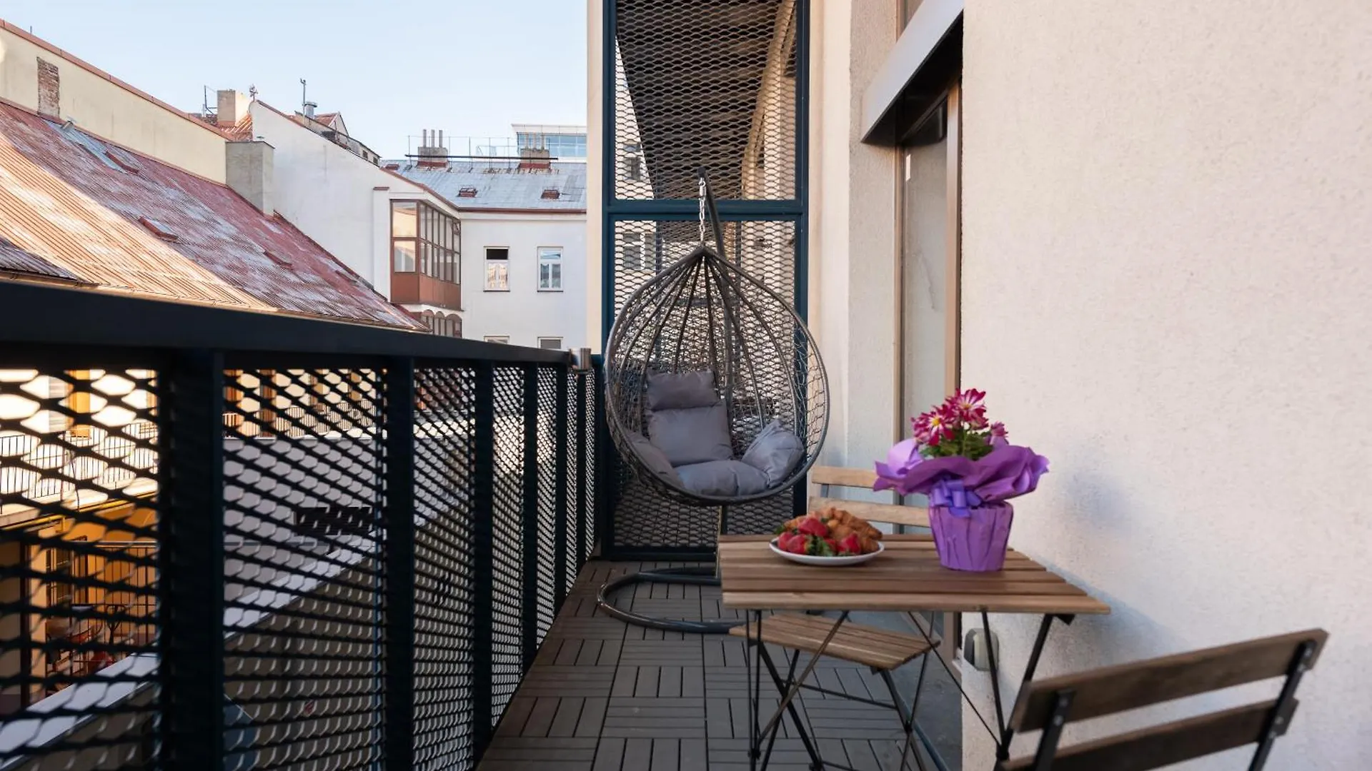 Loft Spacious Apartments In Prague