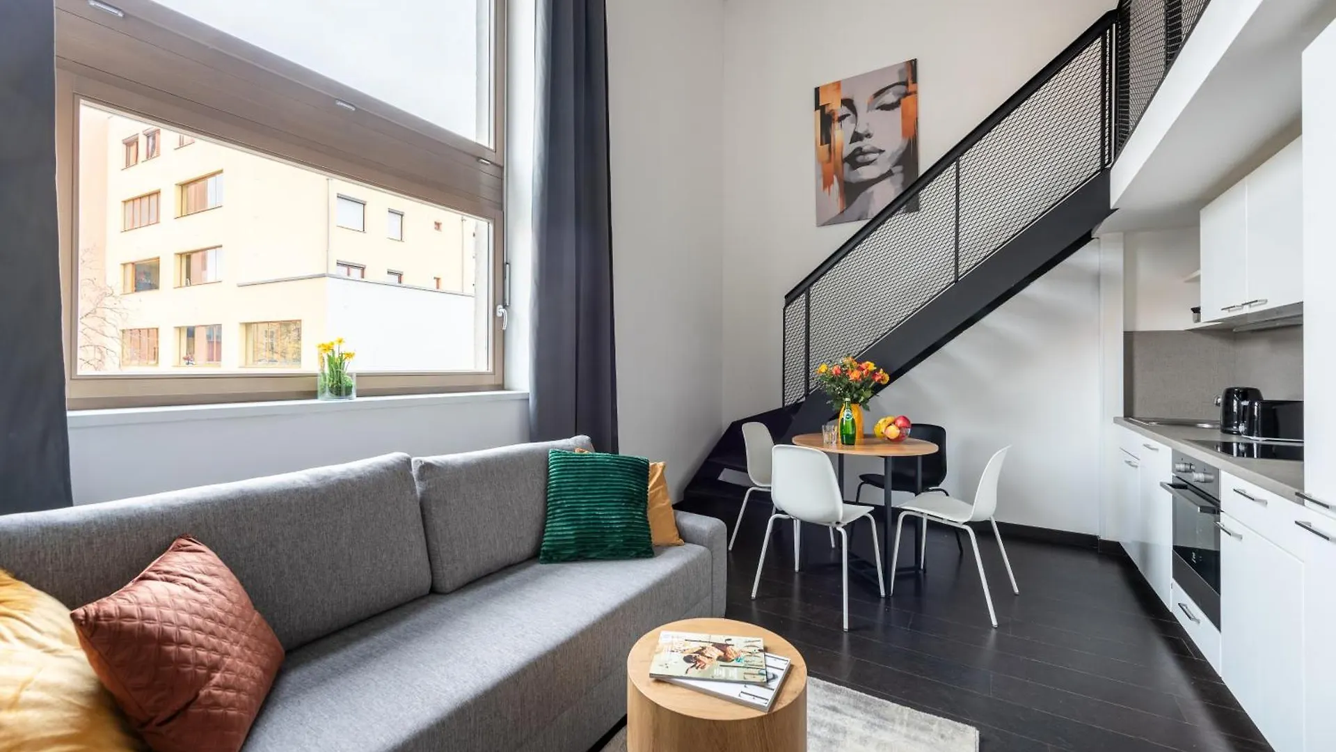 Loft Spacious Apartments In Praga