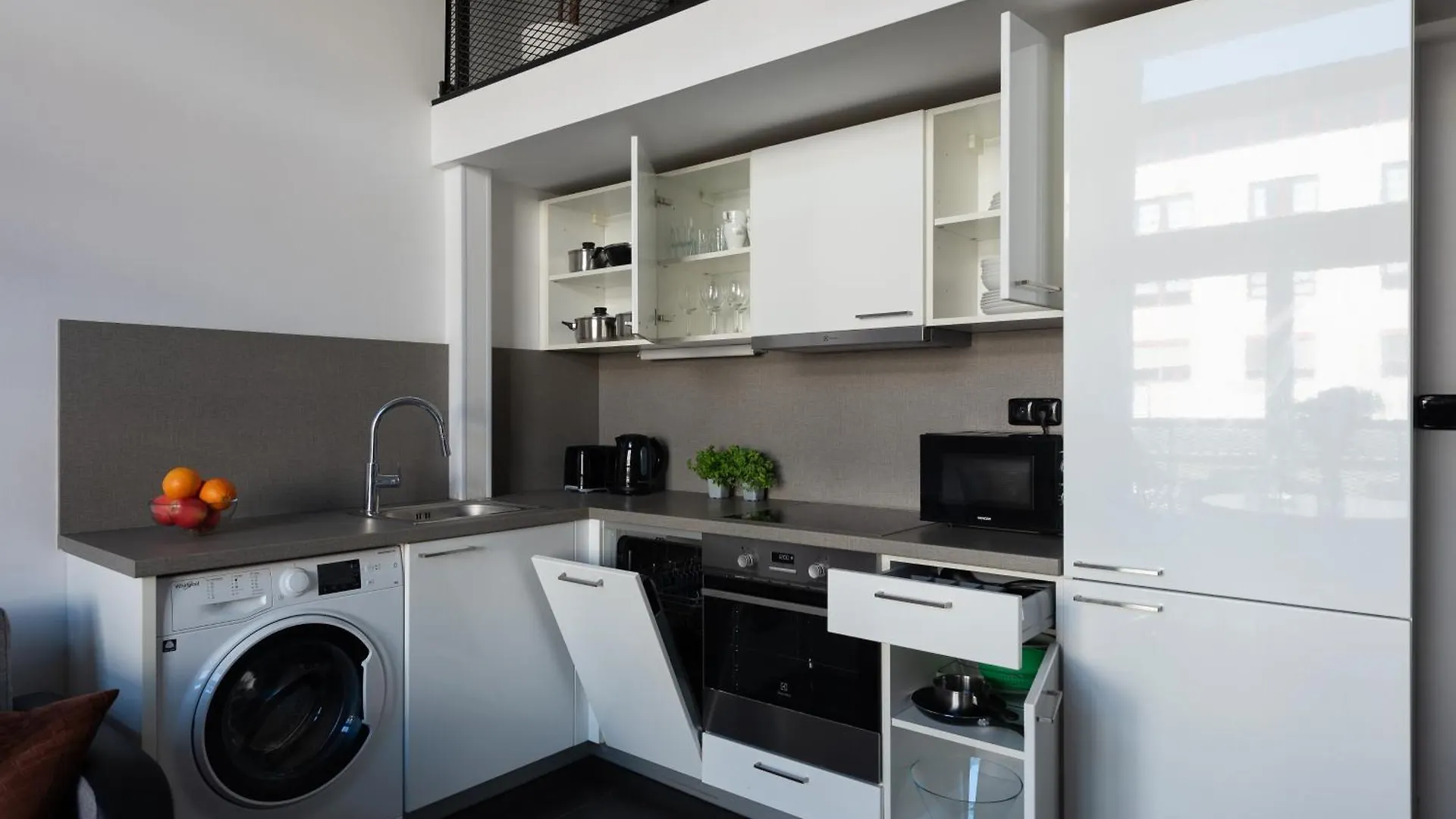 Loft Spacious Apartments In Praga