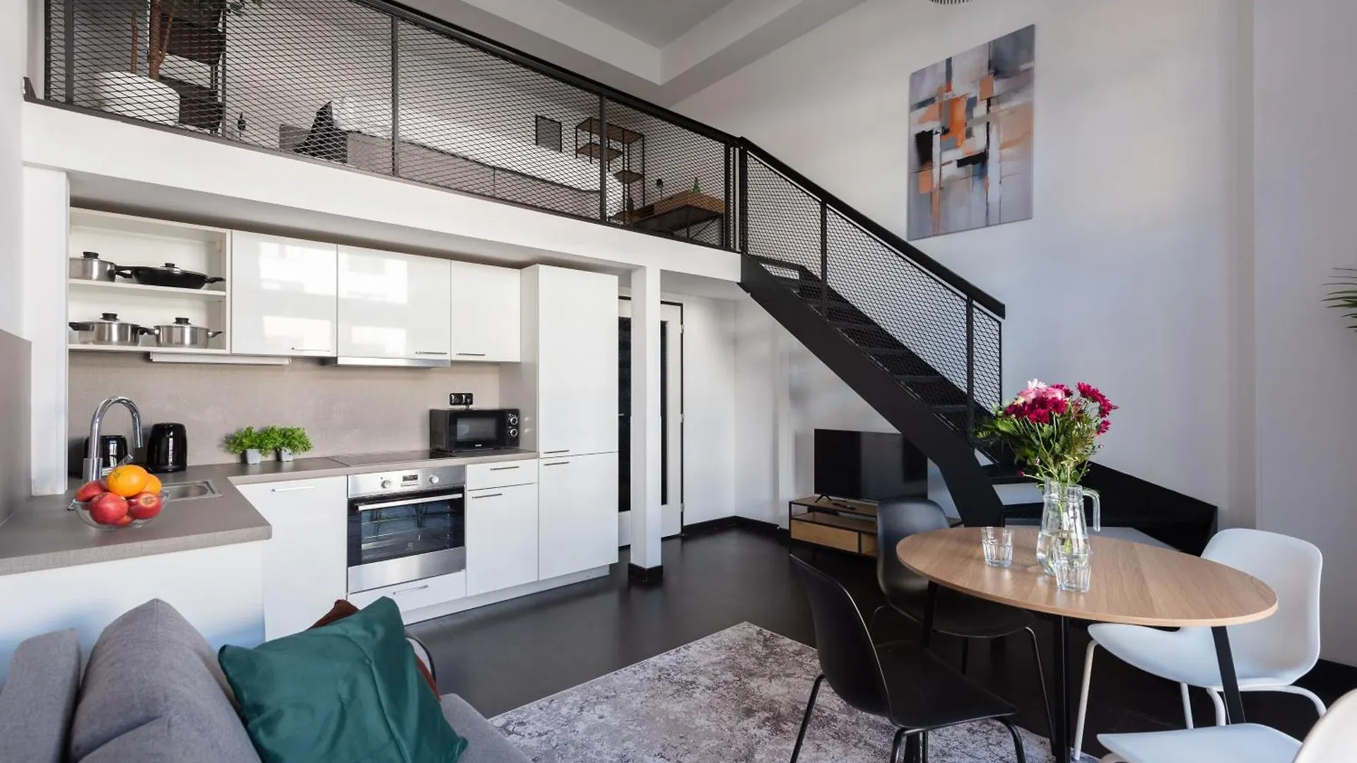 Loft Spacious Apartments In براغ