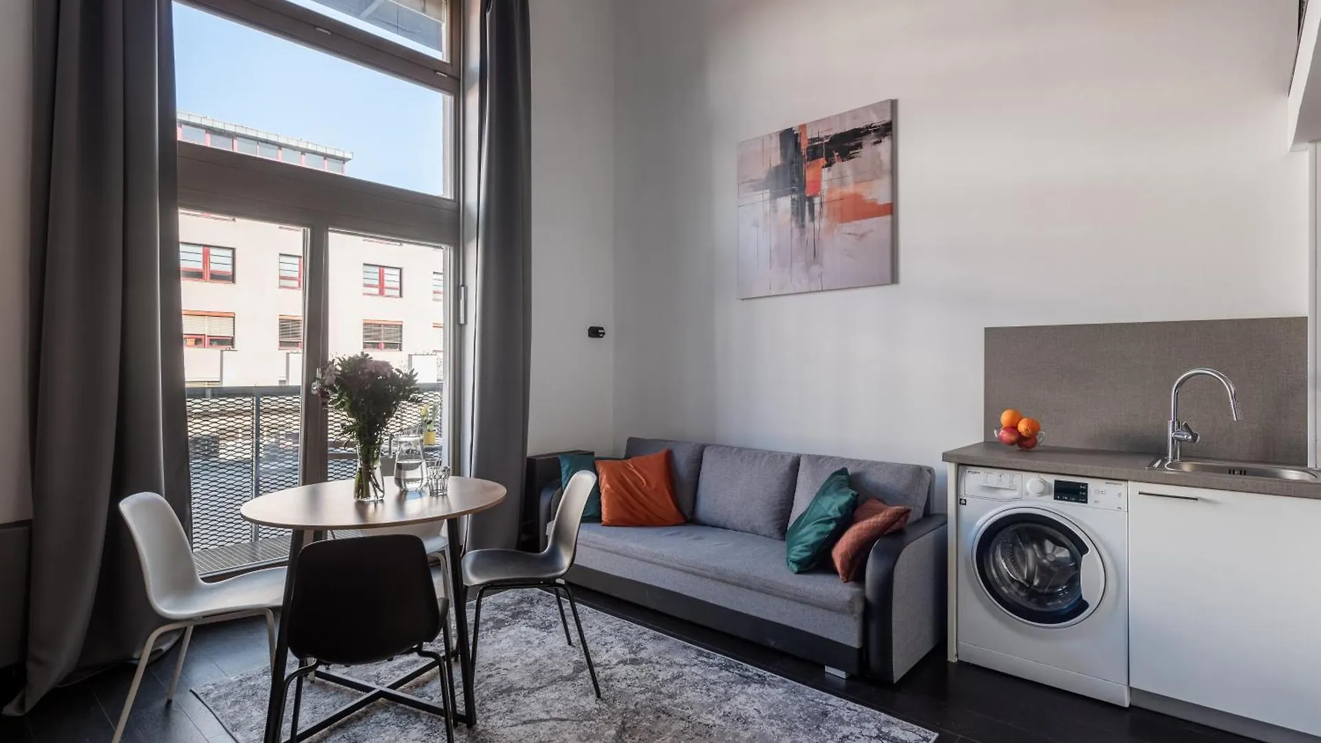 Loft Spacious Apartments In براغ