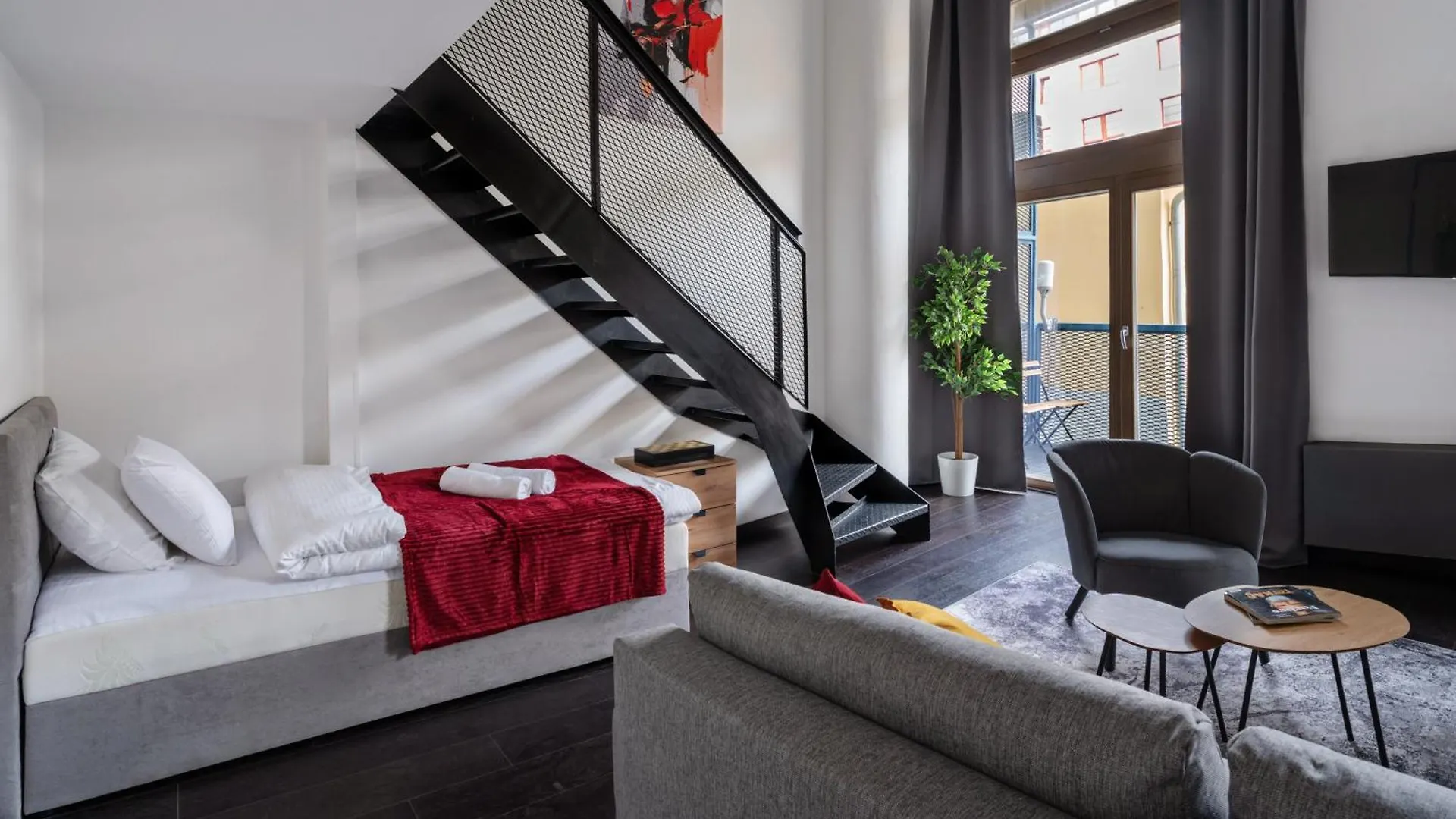 Loft Spacious Apartments In براغ 0*,