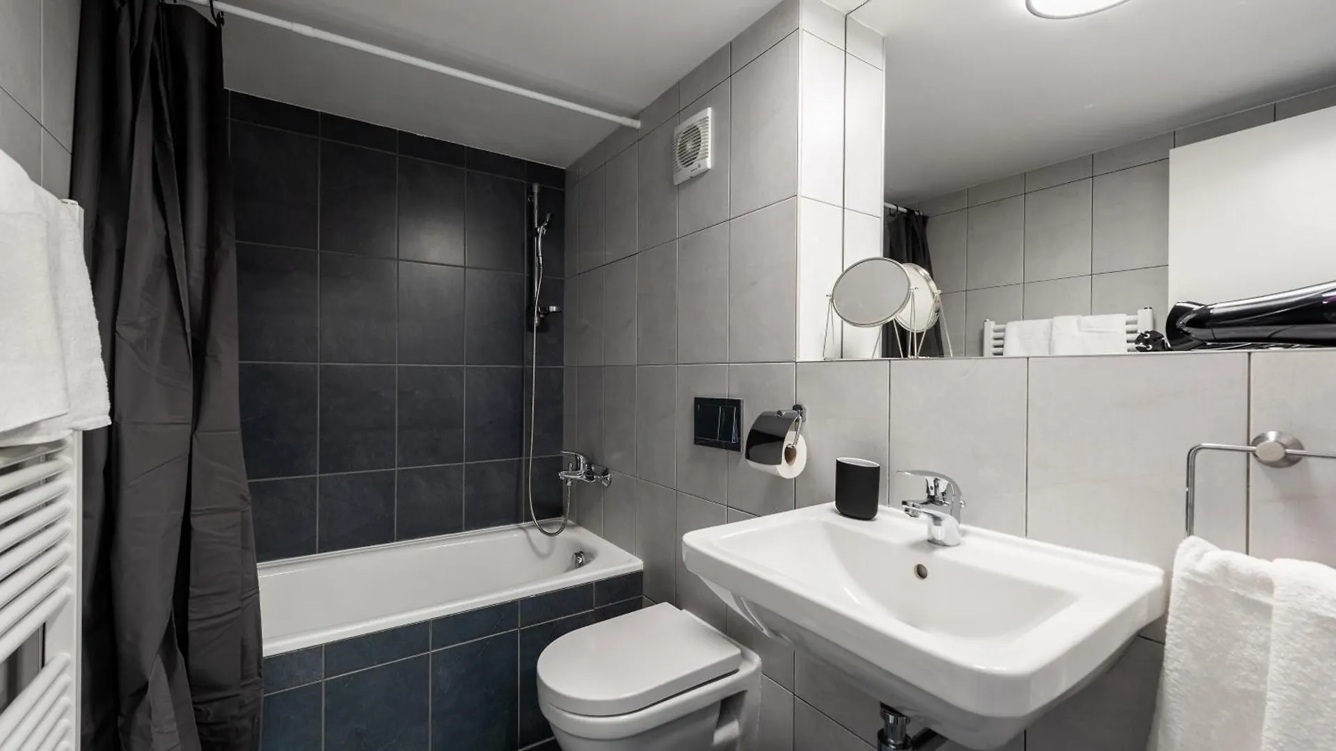 Loft Spacious Apartments In براغ 0*,